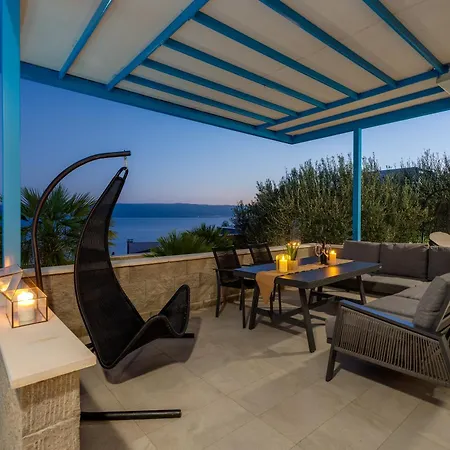 Allegra With 32msq Heated Pool, 300m Far From Sandy Beaches, Open Sea View Villa Omiš