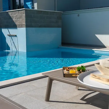 Villa Allegra With 32msq Heated Pool, 300m Far From Sandy Beaches, Open Sea View *
