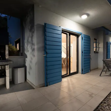 Villa Allegra With 32msq Heated Pool, 300m Far From Sandy Beaches, Open Sea View