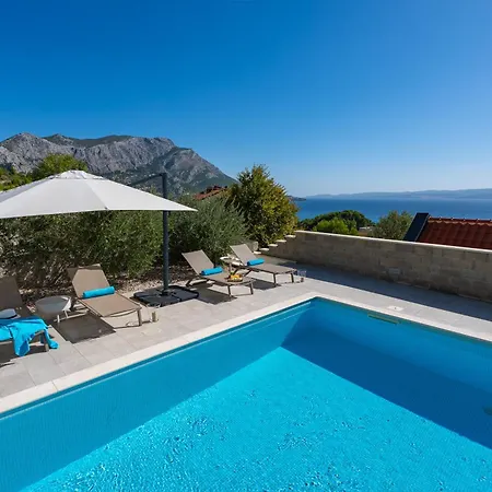 Villa Allegra With 32msq Heated Pool, 300m Far From Sandy Beaches, Open Sea View Omiš